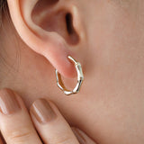 14k Gold | Huggie Circle Earrings