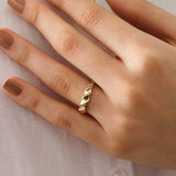 14k Gold | Dome Spiral Wavy Ring